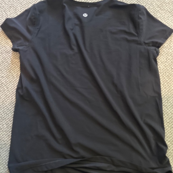 Lululemon pocket t-shirt - Picture 4 of 7